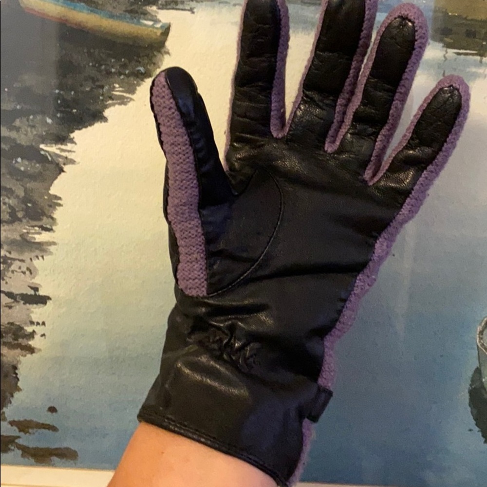 DIESEL GLOVES COLOR BLACK